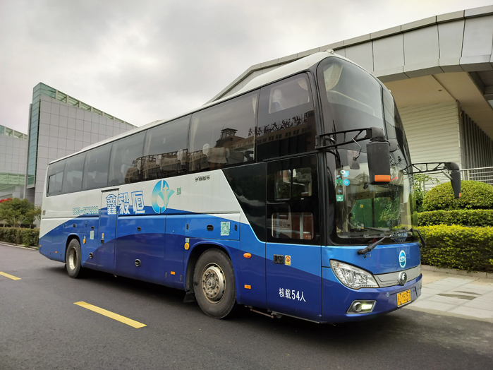 54座 宇通大巴车 长11290x宽2500x高3840